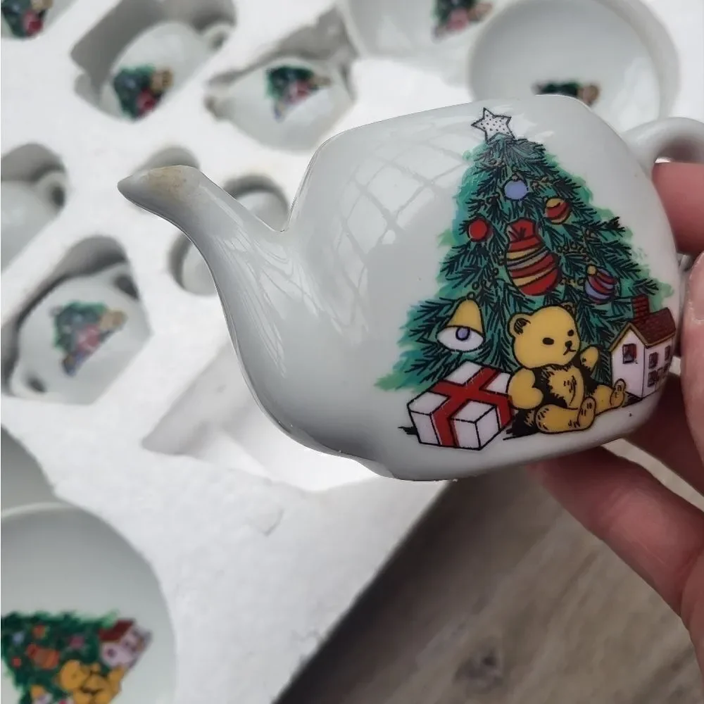 Vintage Childs 17 Piece Porcelain Christmas Tea Set Christmas trees